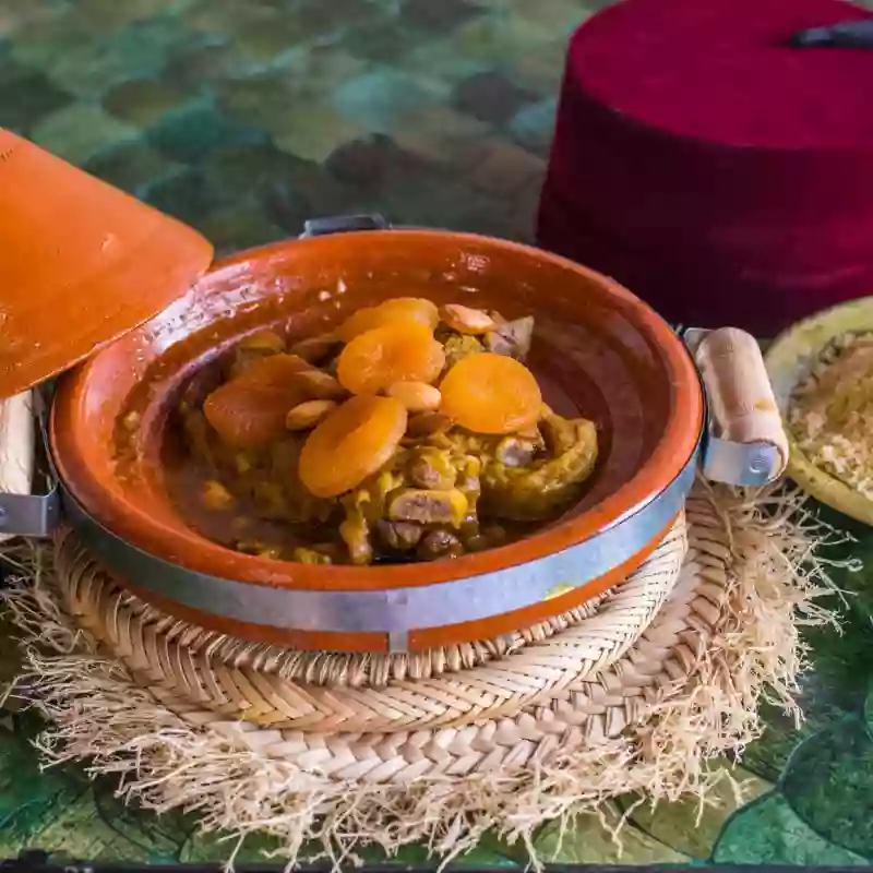 Fyne Urban Kähwa - Restaurant de cuisine orientale et marocaine avec les meilleurs couscous à Marseille - Restaurant place Sadi-Carnot Marseille
